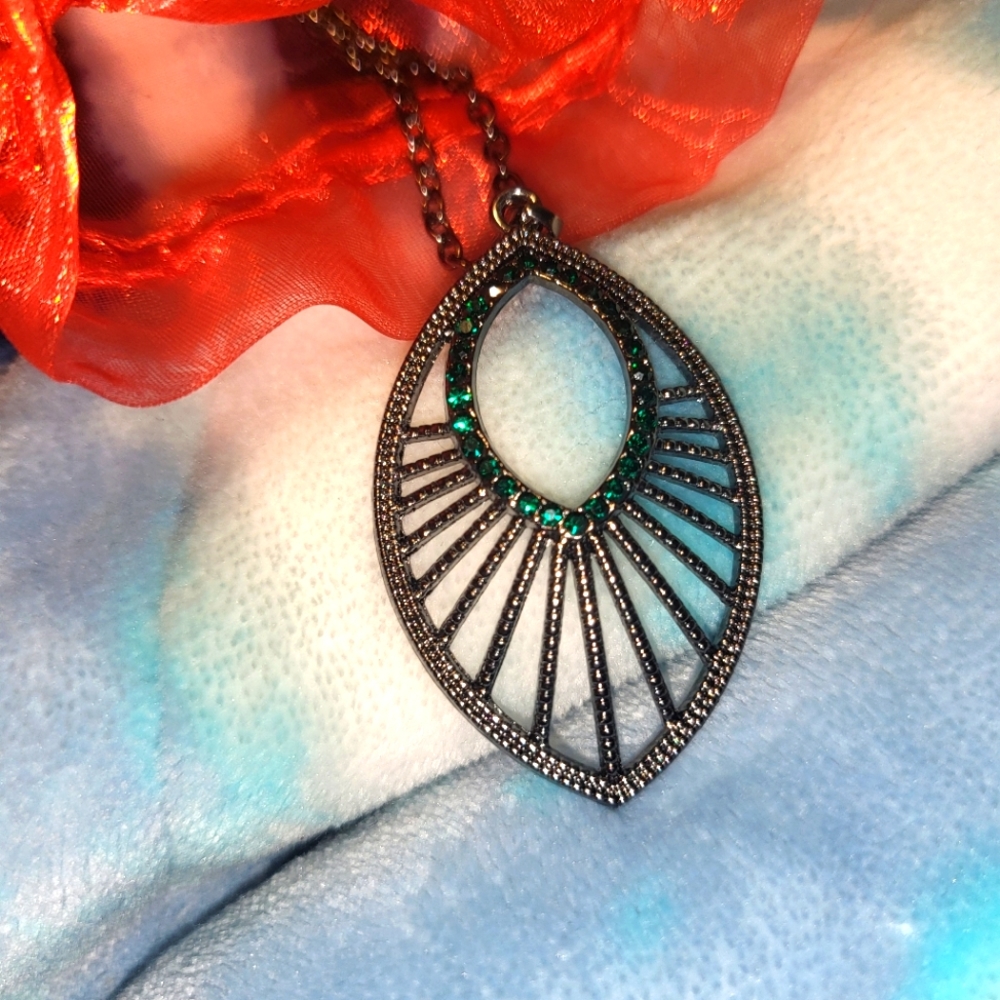 Paparazzi Necklace Green Peacock Charm